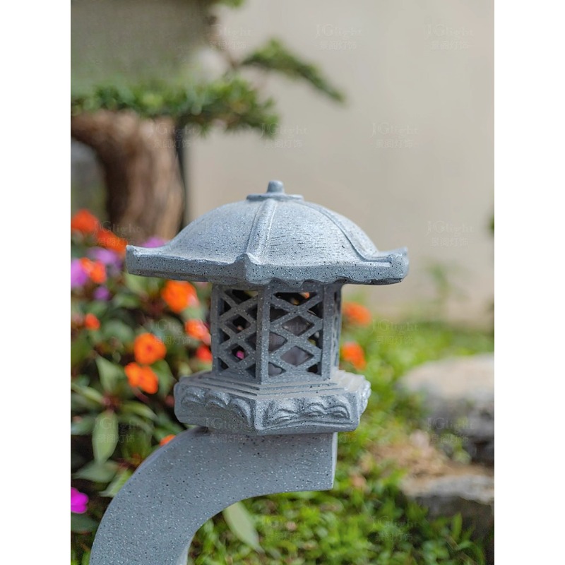 Outdoor Chinese stone lantern  - Gardening Tools B&Q recensione e prezzo